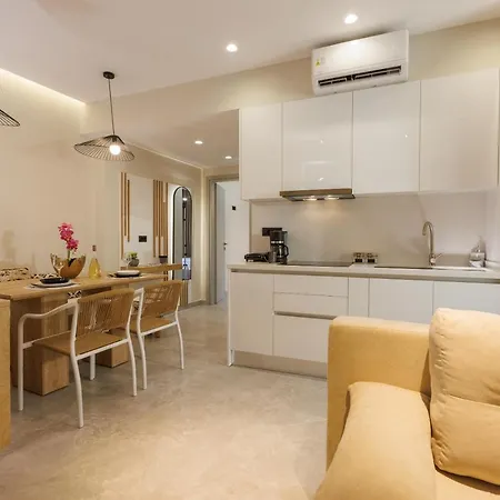 Front * ヘルソニソス