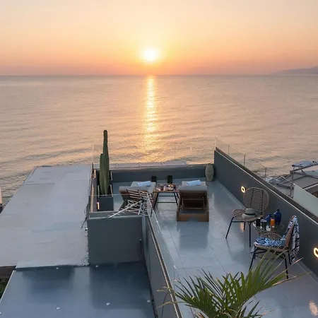 Front ヘルソニソス