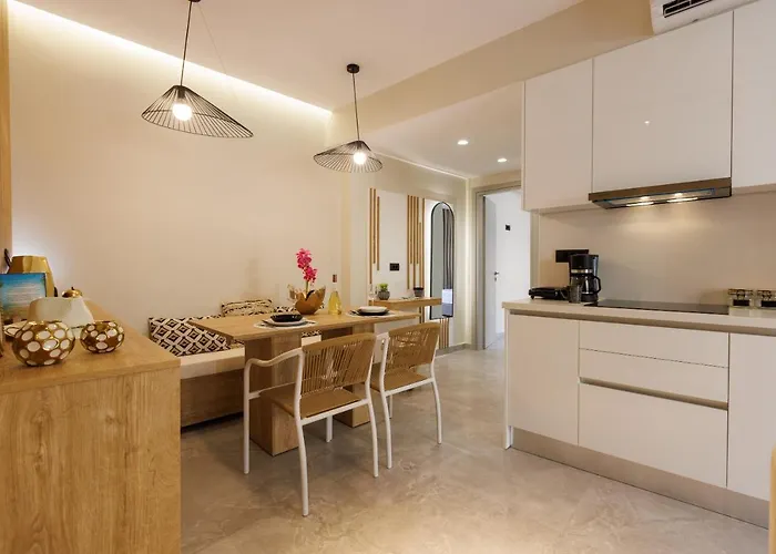 Front Hersonissos (Crete)