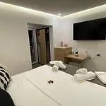 Front Apartment *