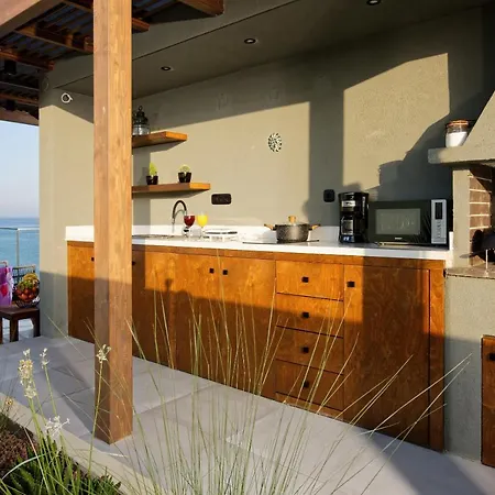Front Villa Limenas Chersonisou