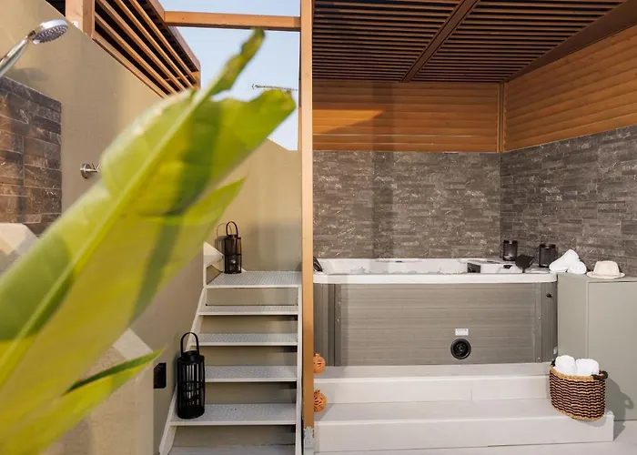 Front * הרסוניסוס