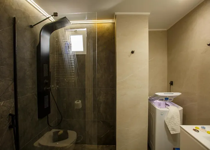 Front Βίλα Χερσόνησος